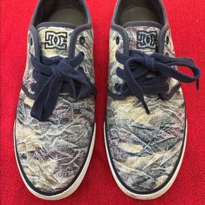DC shoes